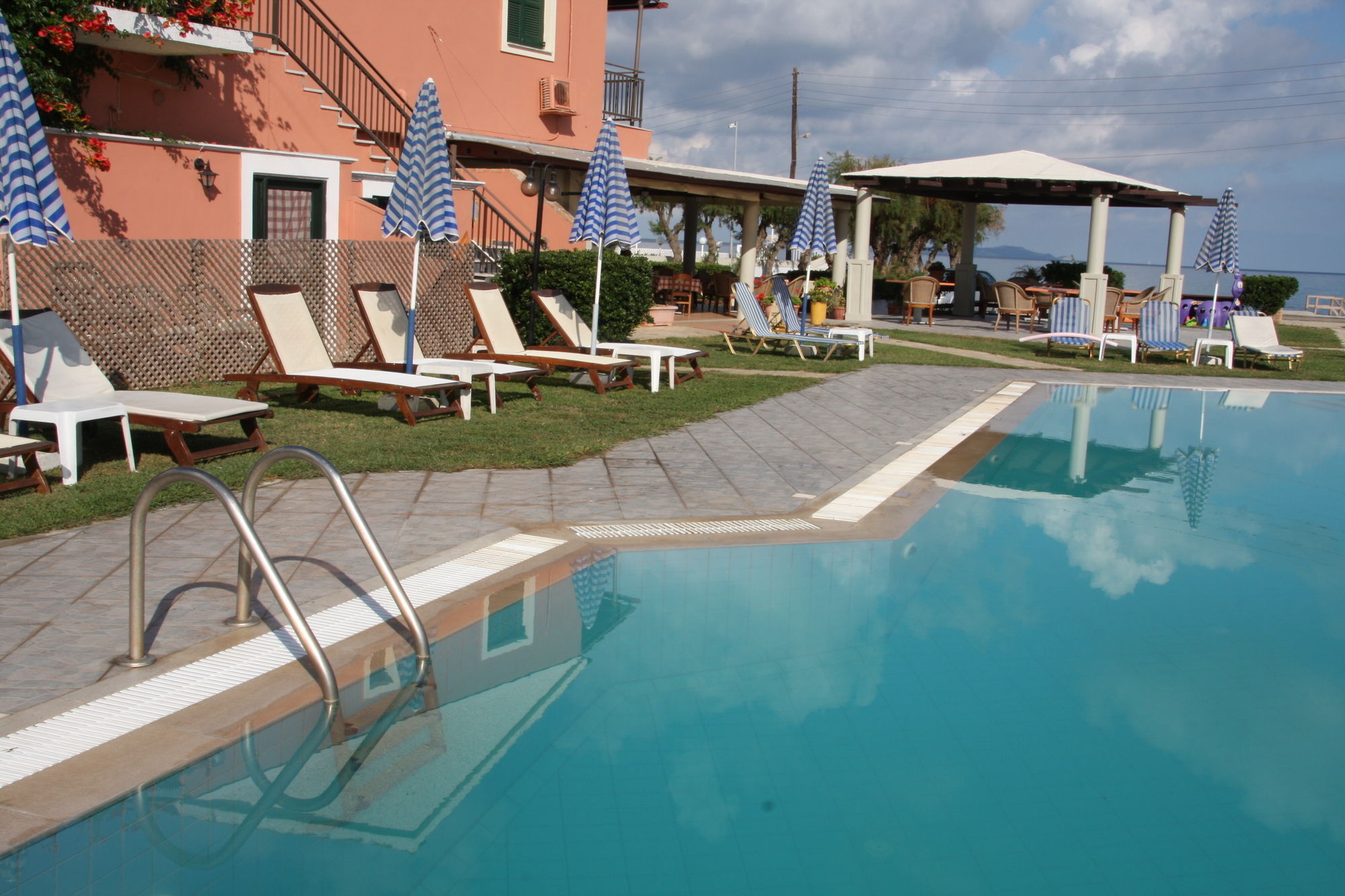 Aparthotel The Wave Sidárion Exterior foto